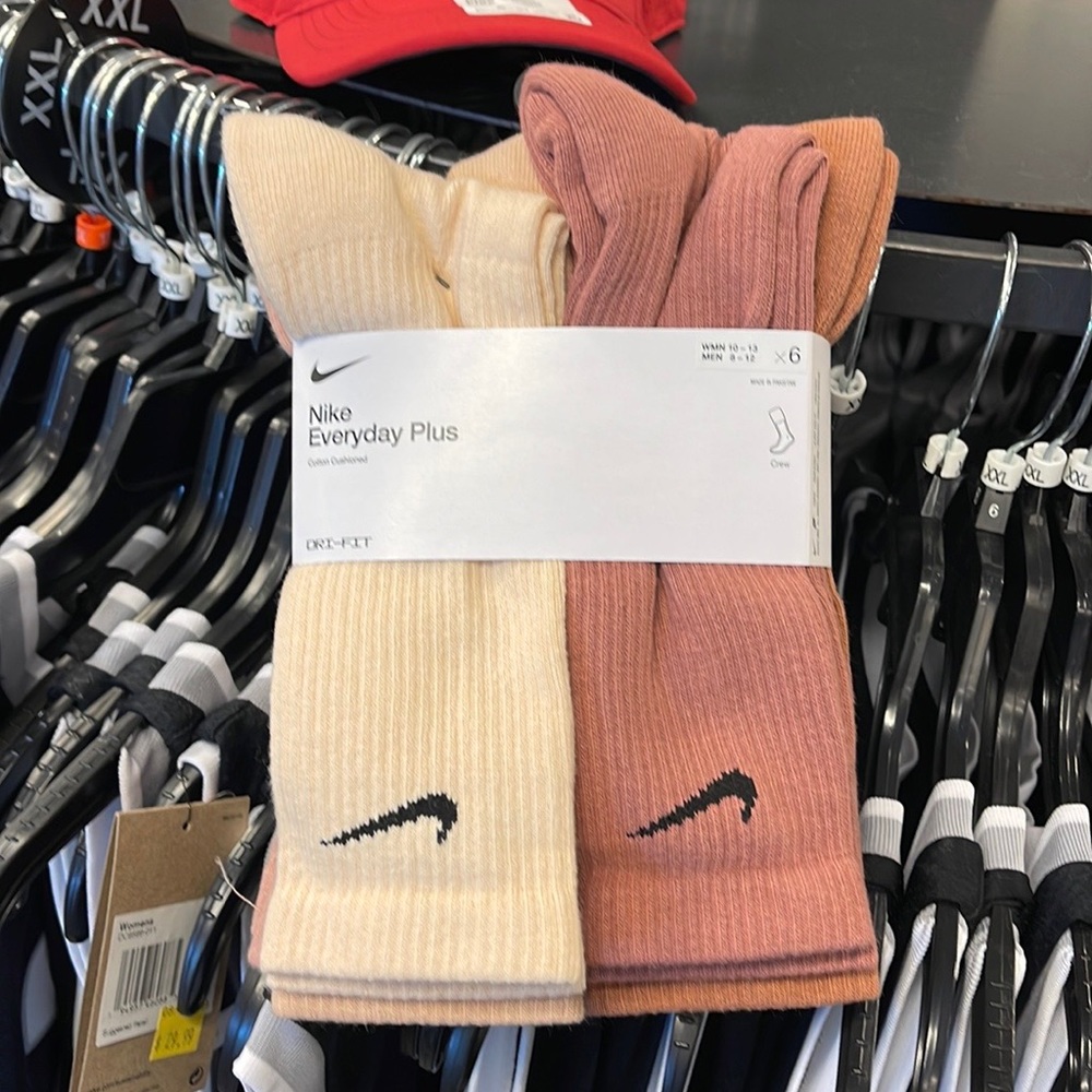 NIKE 
Training Crew Socks SizeL(6 Pairs)
Nike Everyday Cushioned

NWT - Picture 10 of 16